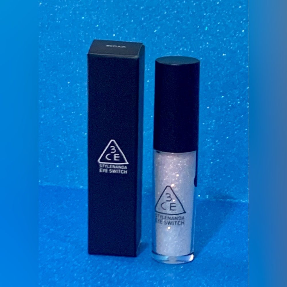3CE “STUCK” holographic glitter eye makeup 🌈 1 pc